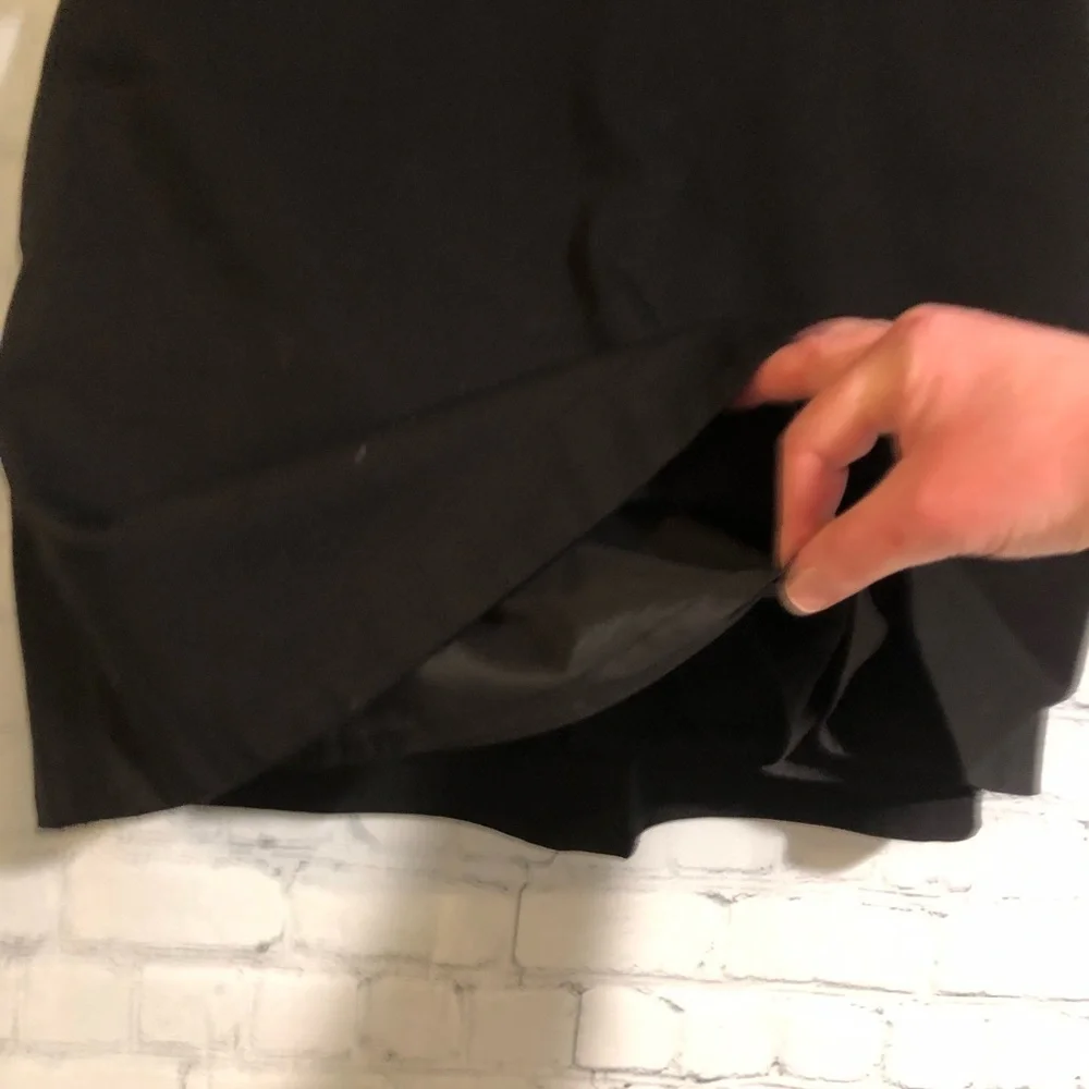 Express Women’s Black Circle Skirt with Gold Zipper Size 8 - Picture 6 of 12
